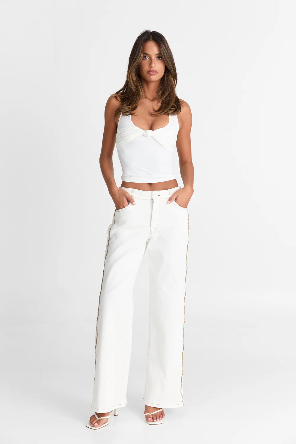 Contour Cut Jeans