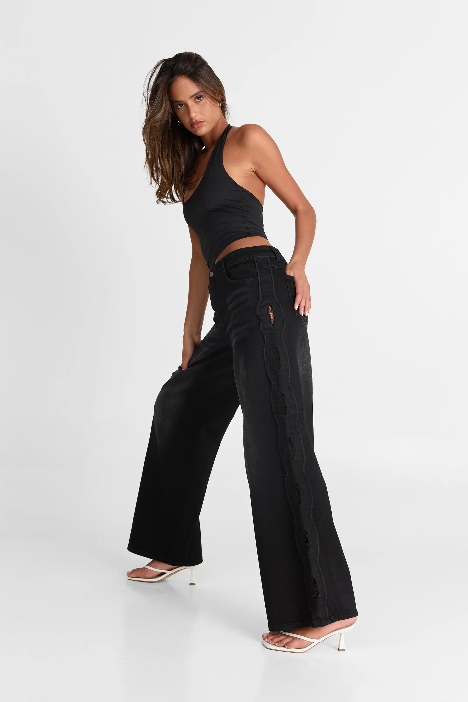 Contour Cut Jeans